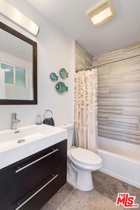 1757 Hollyvista Avenue, Los Angeles, California 90027 home-pic-18